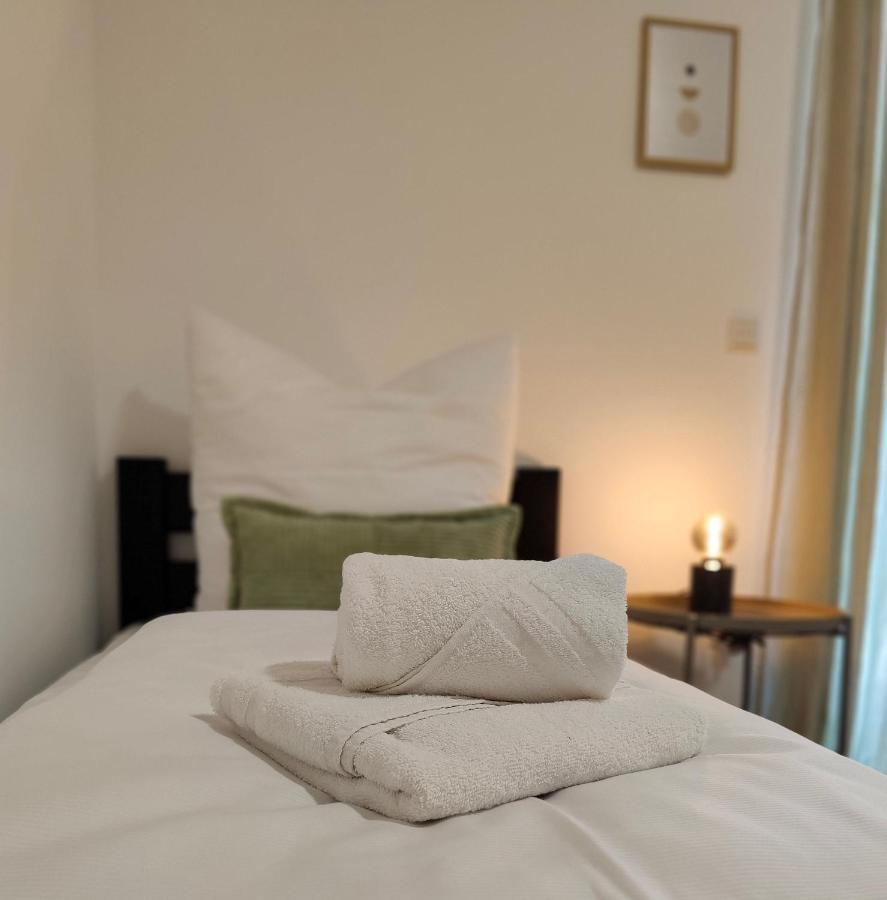 Hygge Home - Mit Garten Und Stellplatz Fuer Feriengaeste-, Monteure / Netflix / 10 Min. Zur Sinsheim Therme Und Zur Autobahn Exterior photo