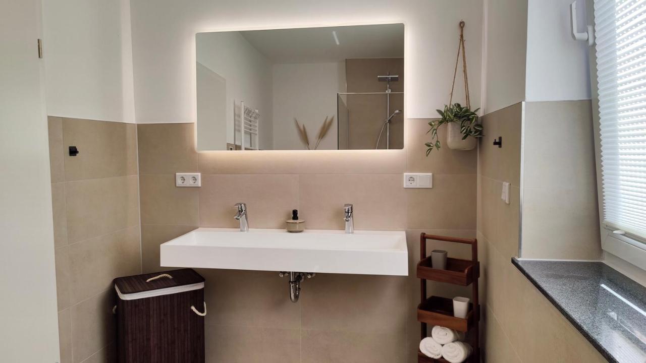 Hygge Home - Mit Garten Und Stellplatz Fuer Feriengaeste-, Monteure / Netflix / 10 Min. Zur Sinsheim Therme Und Zur Autobahn Exterior photo