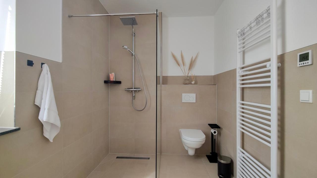 Hygge Home - Mit Garten Und Stellplatz Fuer Feriengaeste-, Monteure / Netflix / 10 Min. Zur Sinsheim Therme Und Zur Autobahn Exterior photo