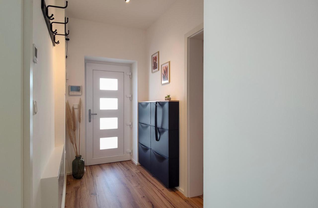 Hygge Home - Mit Garten Und Stellplatz Fuer Feriengaeste-, Monteure / Netflix / 10 Min. Zur Sinsheim Therme Und Zur Autobahn Exterior photo