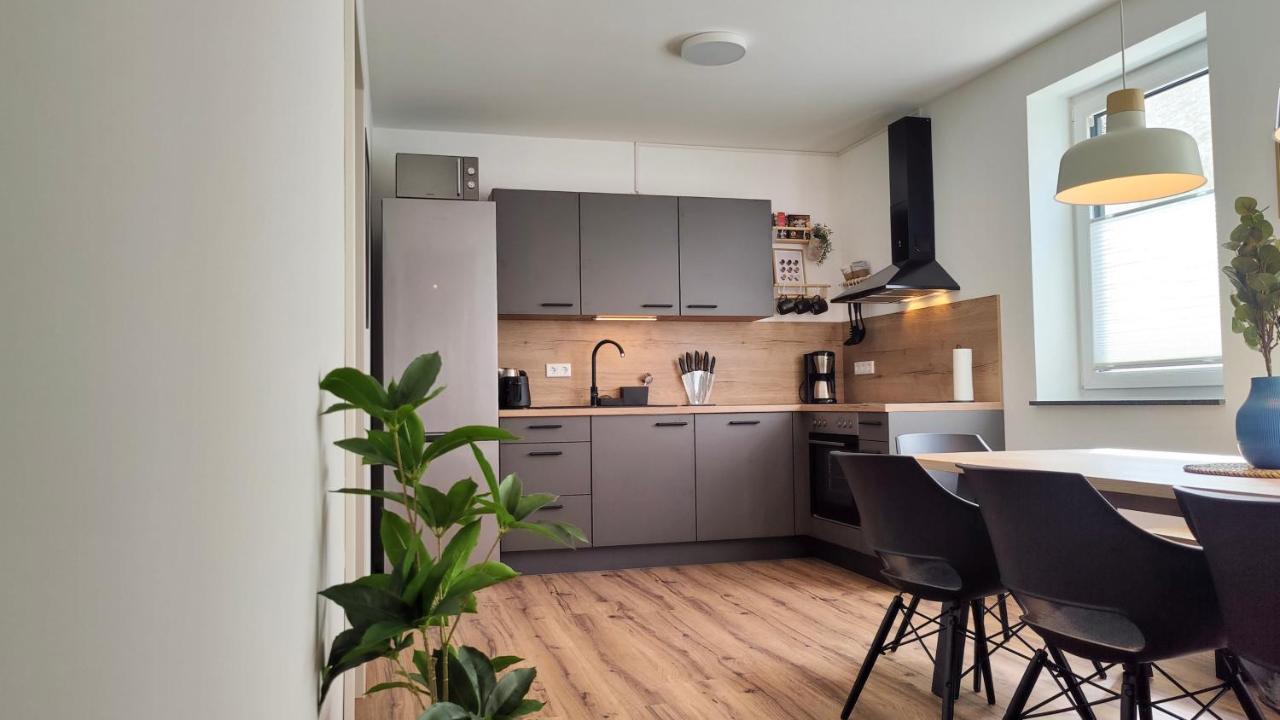 Hygge Home - Mit Garten Und Stellplatz Fuer Feriengaeste-, Monteure / Netflix / 10 Min. Zur Sinsheim Therme Und Zur Autobahn Exterior photo